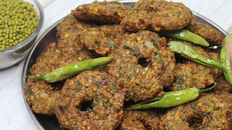 Pesara Garelu Recipe: బయట క్రిస్పీగా, లోపల సాఫ్ట్‌గా ఉండే రుచికరమైన స్నాక్ “పెసర గారెలు” చేసేయండి ఇలా.!