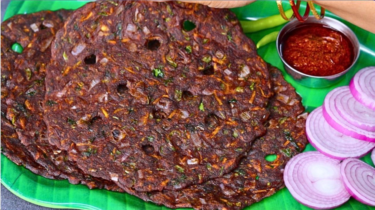 Ragi Roti: పచ్చిమిర్చి, అల్లం ఫ్లేవర్‌తో ‘రాగి రొట్టెలు’ చేయండి.. మళ్లీ మళ్లీ లొట్టలేసుకుంటూ తినాల్సిందే.!