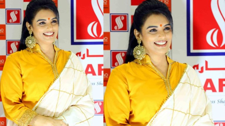 Shwetha Menon: మలయాళ ‘అమ్మ’లో సంక్షోభం.. అధ్యక్షురాలు సహా మొత్తం కార్యవర్గం రాజీనామా!