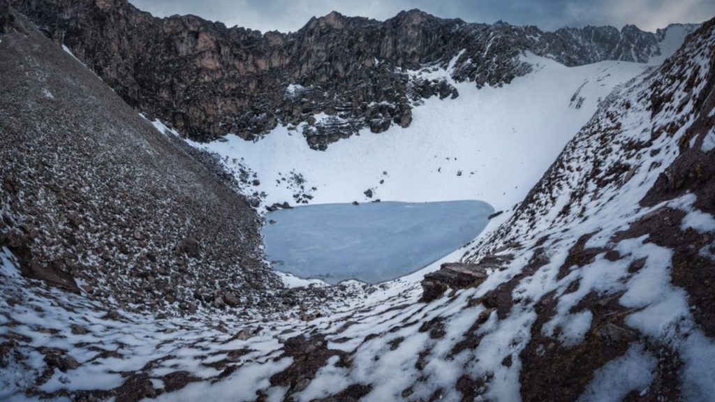 Skeleton Lake Mystery (2)