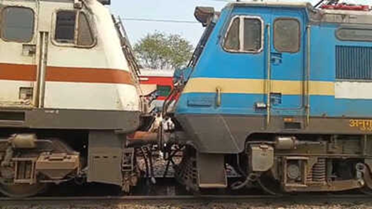 major train accident averted bhubaneswar odisha two trains same track