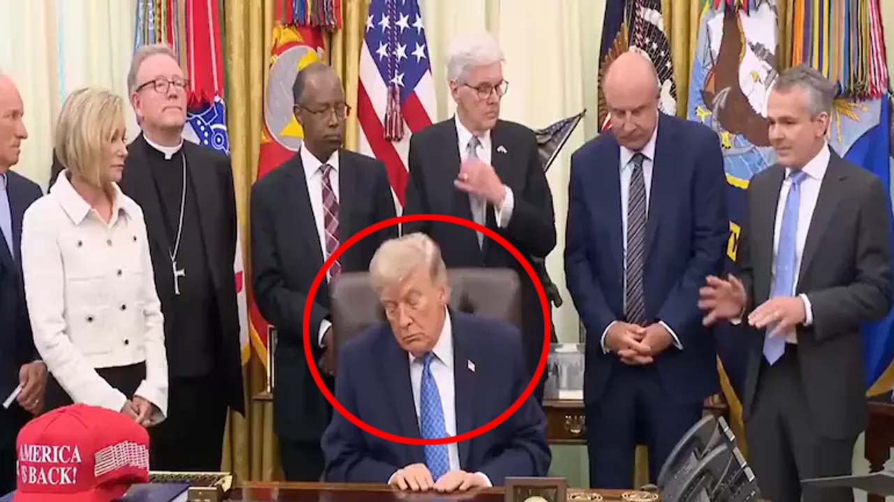Trump: ఓవల్ ఆఫీస్‌లో ట్రంప్ కునుకు.. వీడియో వైరల్