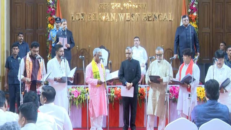 West Bengal Cabinet Expansion 2026: పశ్చిమ బెంగాల్ లో మంత్రివర్గ విస్తరణ.. నబన్నాలో 35 మంది మంత్రుల ప్రమాణ స్వీకారం