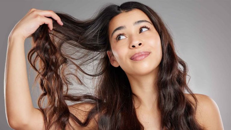 Hair Care Tips : జుట్టు త్వరగా జిడ్డుగా మారుతోందా? ఈ సింపుల్ టిప్స్‌తో రోజంతా ఫ్రెష్‌గా!