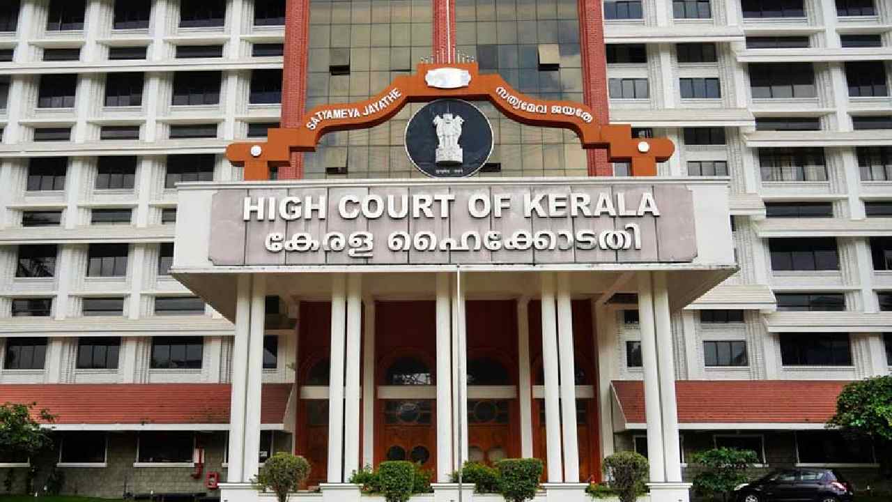 kerala high court orders fresh oath for 20 bjp councillors over oath row