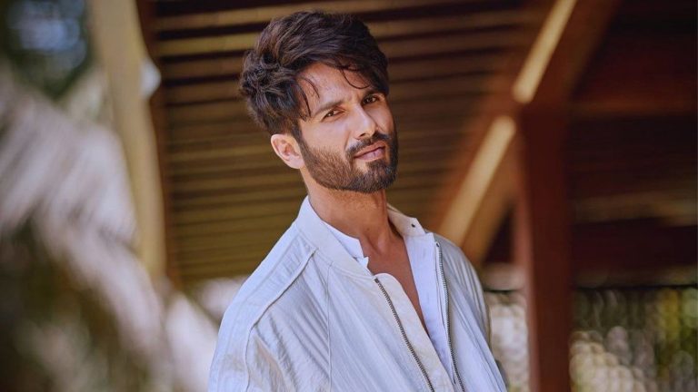 Star Hero : వరుస ప్లాప్స్.. స్క్రిప్ట్ లు వినడానికి టీమ్ పెట్టుకున్న స్టార్ హీరో