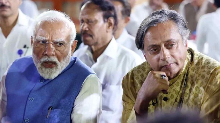 Shashi Tharoor: మోడీపై శశి థరూర్ ప్రశంసలు.. చిక్కుల్లో రాహుల్ గాంధీ..