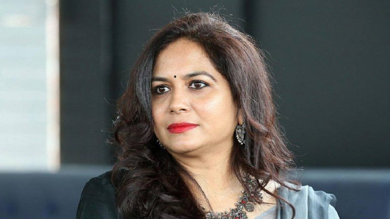Sunitha : నా నవ్వు, నా ఏడుపు, నా హస్కీ వాయిస్.. అన్నిటినీ సొసైటీ జడ్జ్ చేస్తూనే ఉంది