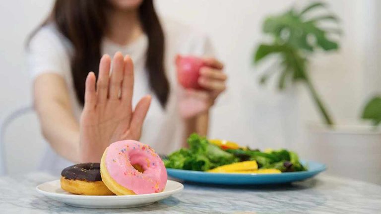 Sugar Cravings Control : తీపి తినాలనే కోరికా..? ఈ చిట్కాలతో మీ స్వీట్ క్రేవింగ్స్‌కు చెక్ పెట్టండి.!