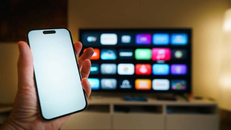 50 OTT Apps Blocked: అశ్లీల కంటెంట్‌పై కేంద్రం కఠిన చర్యలు.. 50 ఓటీటీ యాప్స్ బ్లాక్