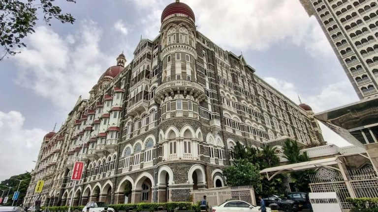 BMC Taj Mahal Palace Hotel: 26/11 తర్వాత రోడ్లపై బారికేడ్లు ఏర్పాటు.. తాజ్ హోటల్‌కు రూ. 22 కోట్ల నోటీసు జారీ