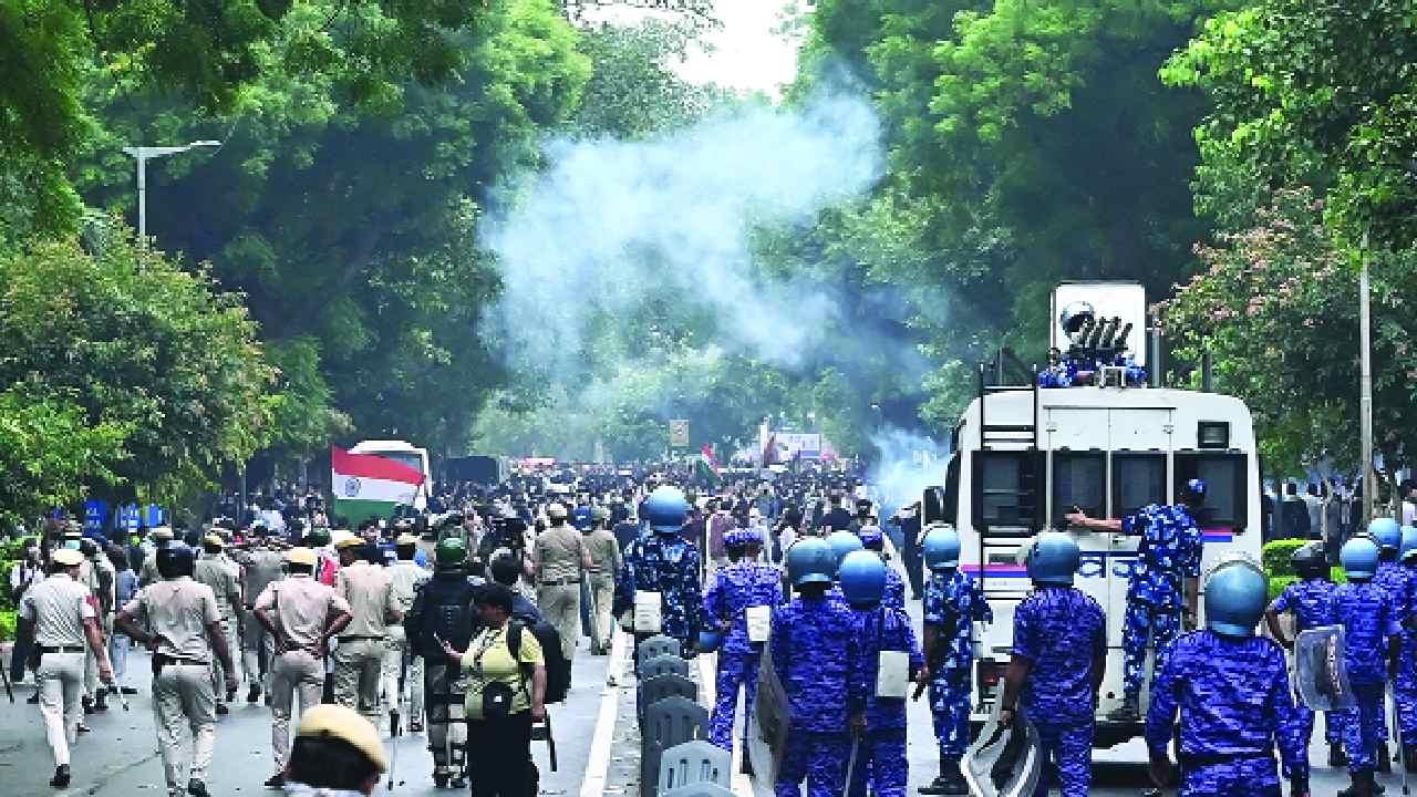 CJP: కాక్రోచ్ ఉద్యమం ఎటు పోతోంది.? పేపర్‌ లీక్‌పై నిరసన అయితే దాడులు, విద్వేష నినాదాలు ఎందుకు.?