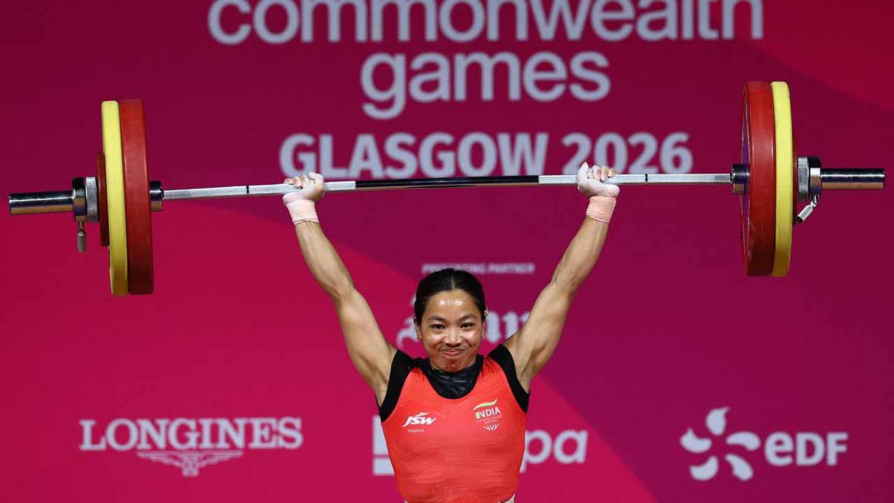 Commonwealth Games 2026: కామన్వెల్త్ క్రీడల్లో భారత్‌కు తొలి స్వర్ణం.. చరిత్ర స్పష్టించిన మీరాబాయి చాను..