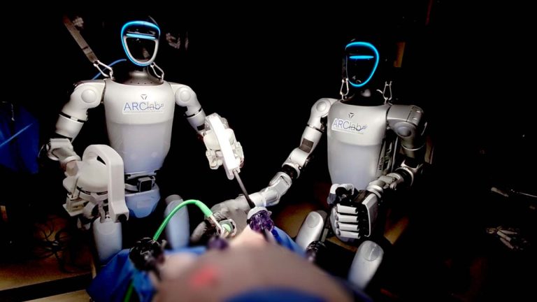 Humanoid Robots: తొలిసారిగా టెలిఆపరేటెడ్ హ్యూమనాయిడ్ రోబోట్లతో శస్త్రచికిత్స.. వైద్య రంగంలో కొత్త అధ్యాయం