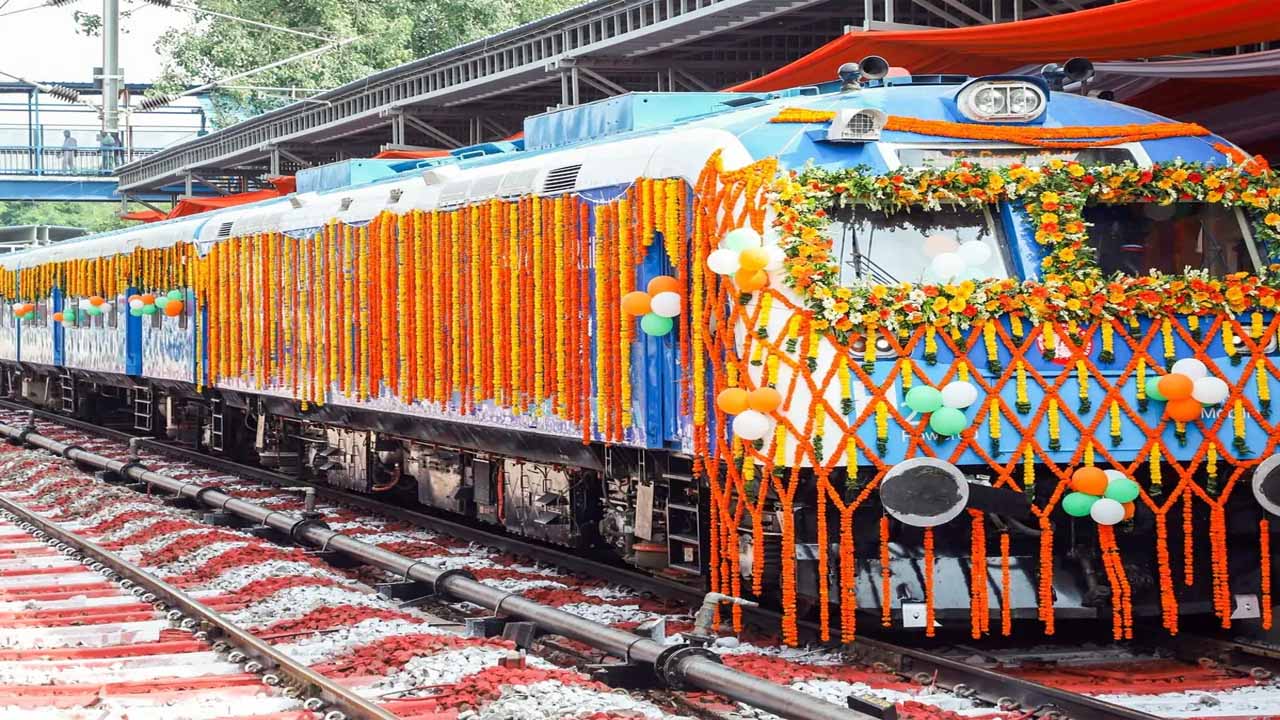 Hydrogen Train: కేవలం రూ.10 టికెట్‌తో హైడ్రోజన్ రైలు ప్రయాణం.. రూట్ మ్యాప్, స్టాపేజీలు ఇవే..