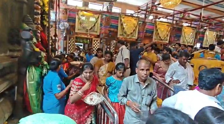 heavy devotee rush at vijayawada kanaka durga temple during ashadha sare festivals