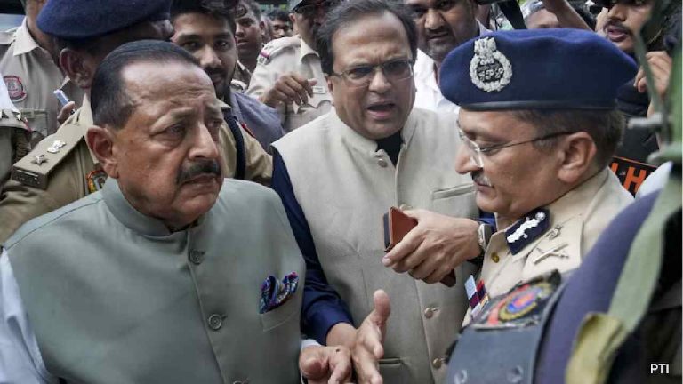 Jitendra Singh: రాహుల్ గాంధీ మాటపై నిలబడటం లేదు..