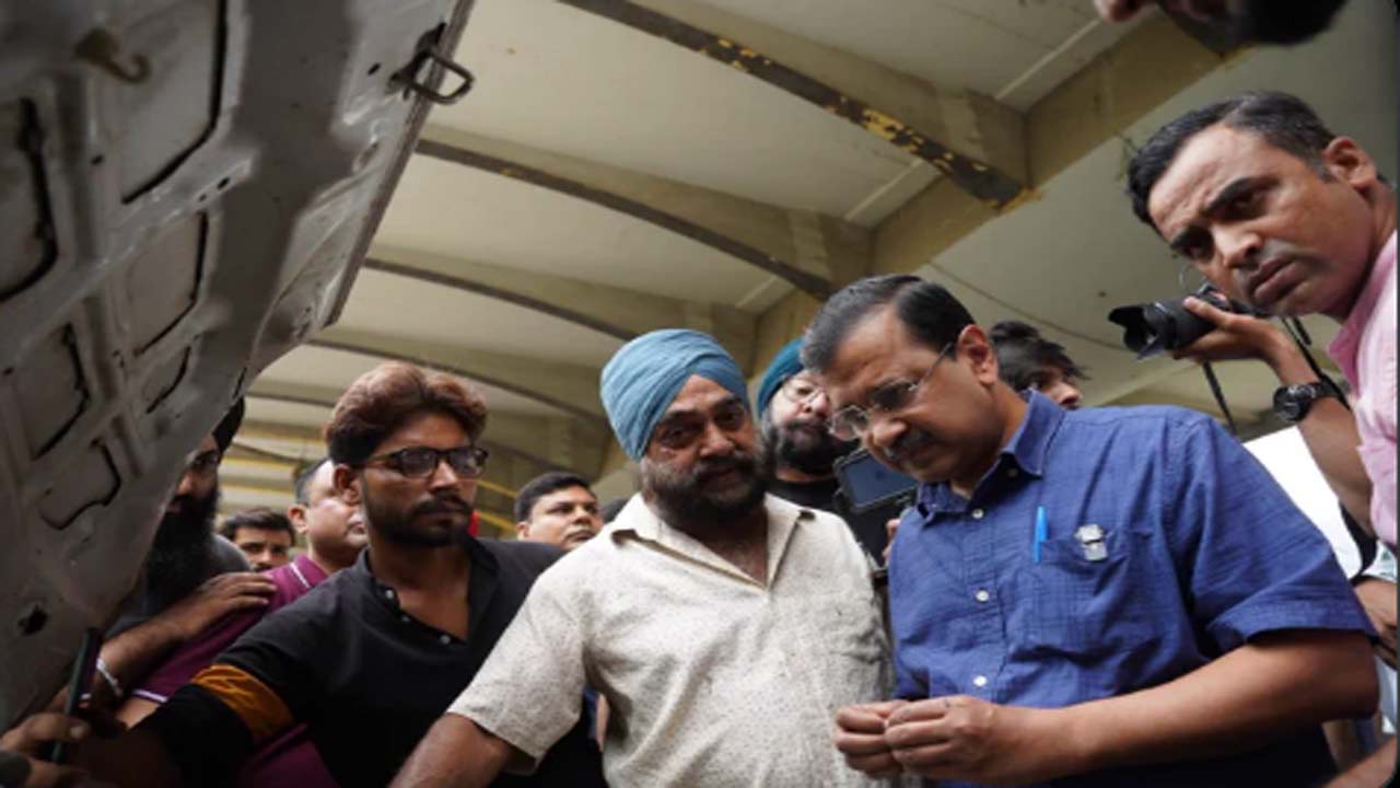 kejriwal e20 petrol criticism delhi petrol pump mileage vehicle issues