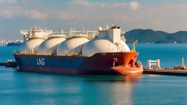 India LNG supply: ఎల్ఎన్జీ సరఫరాపై ఆంక్షలను ఎత్తివేసిన కేంద్రం.. పరిశ్రమలకు భారీ ఊరట