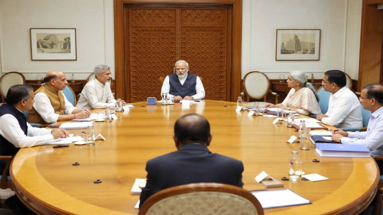 PM Modi: సీనియర్ మంత్రులు, ఉన్నతాధికారులతో మోడీ హైలెవల్ మీటింగ్.. అజెండాపై ఉత్కంఠ