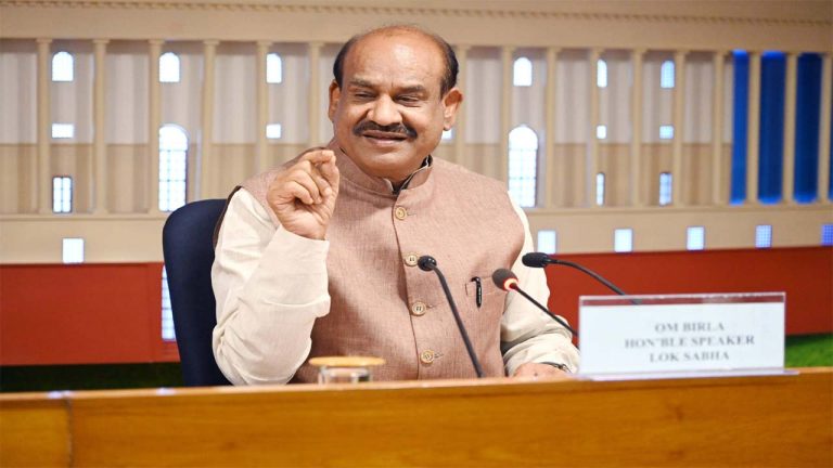 Om Birla: ప్రజాప్రతినిధులు స్వామి వివేకానంద ఆదర్శాలను ఆచరించాలి