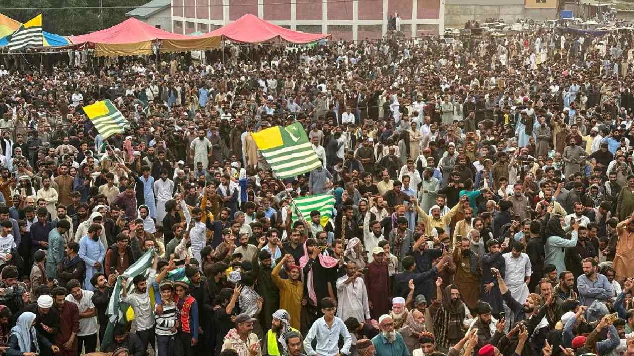 PoK Protest: ప్లీజ్ మాకు సాయం చేయండి.. భారత్‌ను వేడుకుంటున్న పాక్ ఆక్రమిత కాశ్మీర్..
