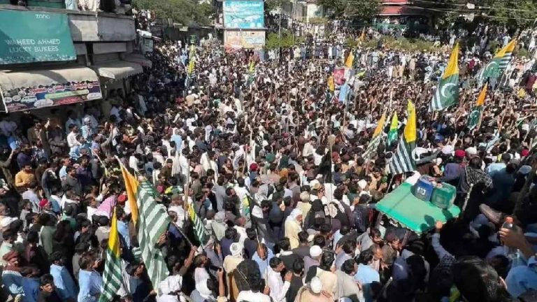 PoK Protest: పాక్ ఆక్రమిత కాశ్మీర్‌లో హింసాకాండ.. 12 మంది మృతి, రేంజర్ల మోహరింపు..