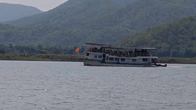 Papikondalu Boat Tour: పాపికొండల విహారయాత్రకు గ్రీన్ సిగ్నల్.. 18 రోజుల తర్వాత మళ్లీ బోటు షికారు