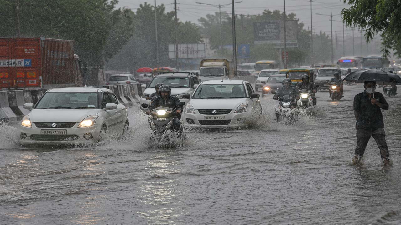 IMD Alert: దేశవ్యాప్తంగా భారీ వర్షాల హెచ్చరిక.. 3 రాష్ట్రాలకు రెడ్ అలర్ట్