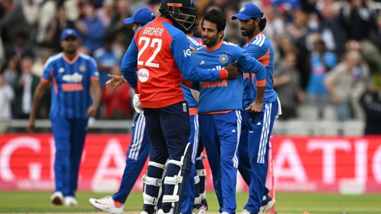 Former Cricketer: వెళ్లి ఇండియా పిచ్‌లపై ఆడుకో.. నువ్వు విదేశాల్లో పనికిరావు.. మాజీ క్రికెటర్ సంచలన వ్యాఖ్యలు..