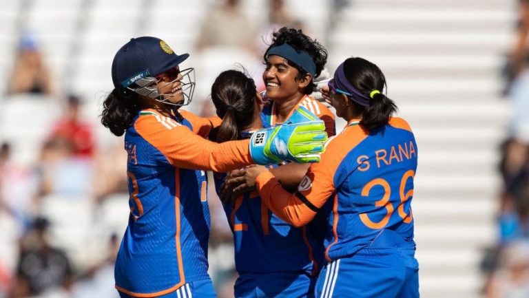 ICC Rankings: వరల్డ్ కప్ కొట్టింది ఆసీస్.. కానీ ర్యాంకింగ్స్ టాప్‌లో మెరిసింది ఇండియన్ ప్లేయర్..
