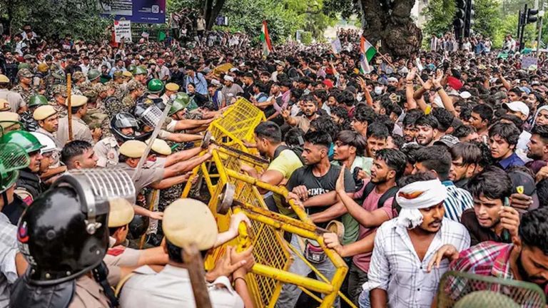 Supreme Court: విద్యార్థి నిరసనకారులకు ఊరట.. మైనర్లు, నేర చరిత్ర లేని వారిని వెంటనే విడుదల చేయాలని సుప్రీంకోర్టు ఆదేశం