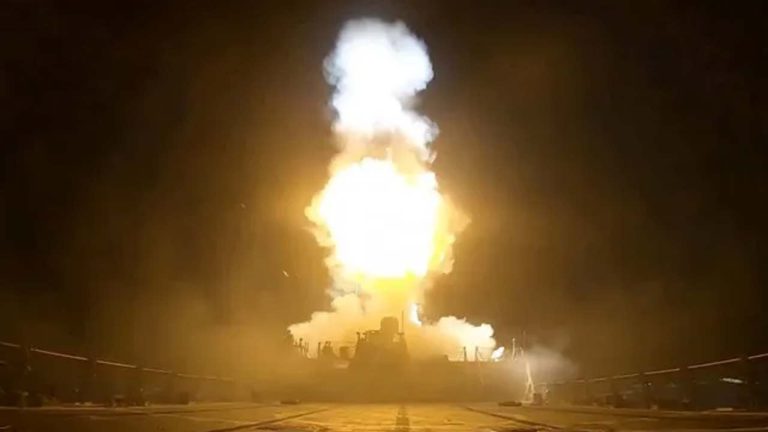 US Iran Conflict: ఇరాన్‌పై అమెరికా దాడి.. సిరిక్, బందర్ అబ్బాస్‌లలో పేలుళ్లు.. హార్ముజ్‌లో వాణిజ్య నౌకలపై కాల్పులు