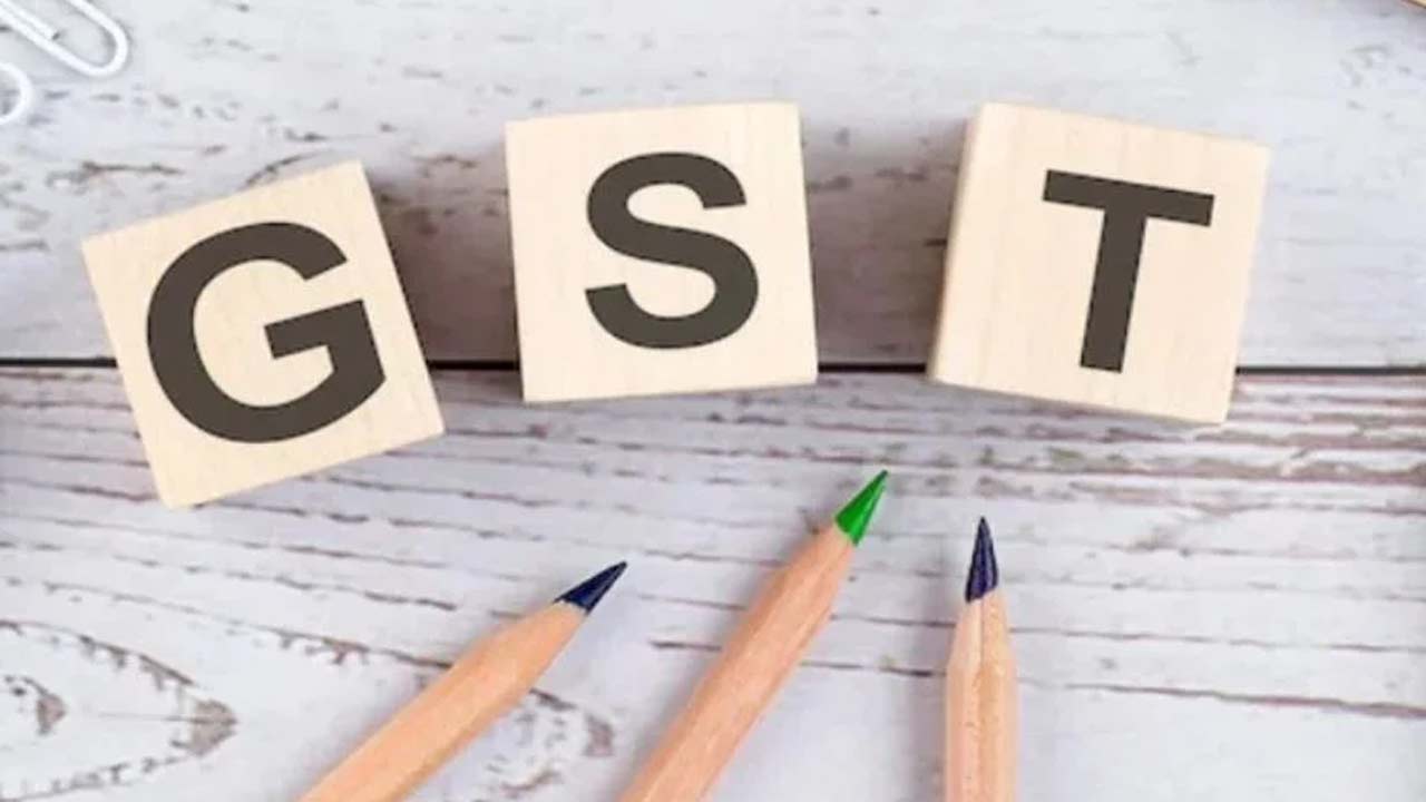 india gst collection hits rs 1 95 lakh crore in june up 13 9 yoy