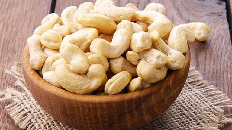 Cashew Nuts Price : రూ. 1,000 జీడిపప్పు.. రూ. 300కే ఎక్కడ దొరుకుతుందో తెలుసా.?