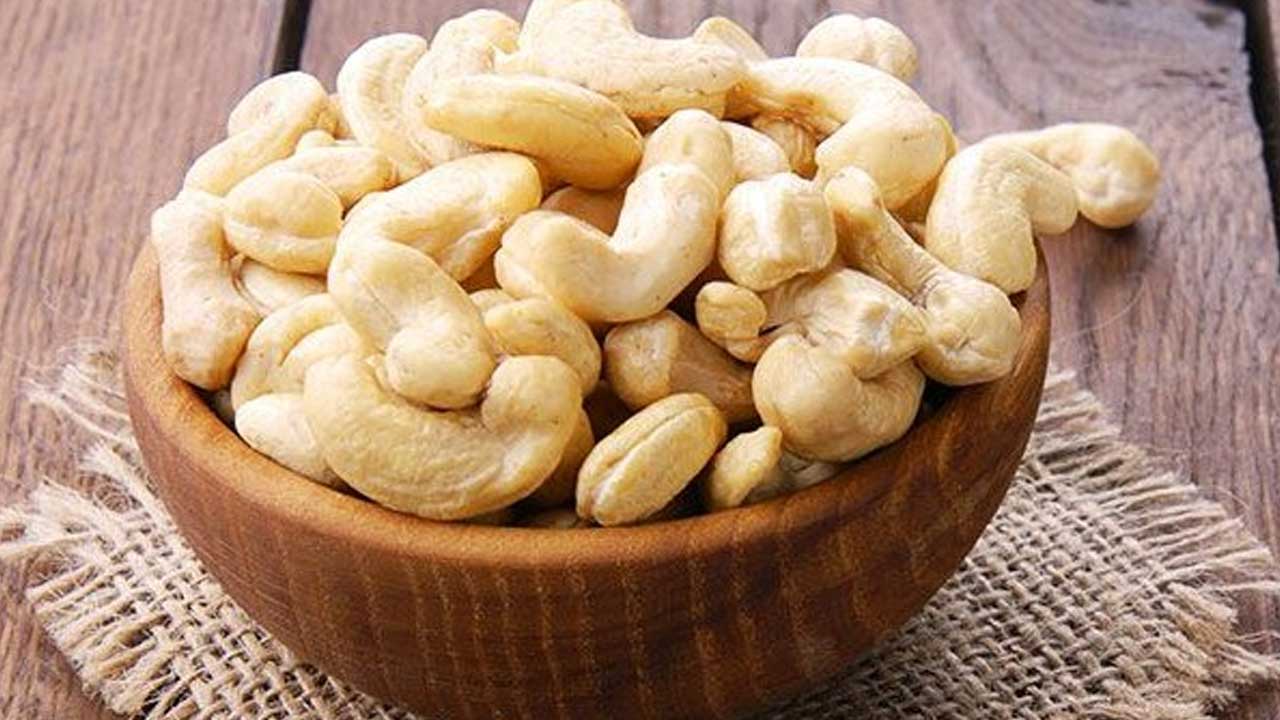 Cashew Nuts Price : రూ. 1,000 జీడిపప్పు.. రూ. 300కే ఎక్కడ దొరుకుతుందో తెలుసా.?
