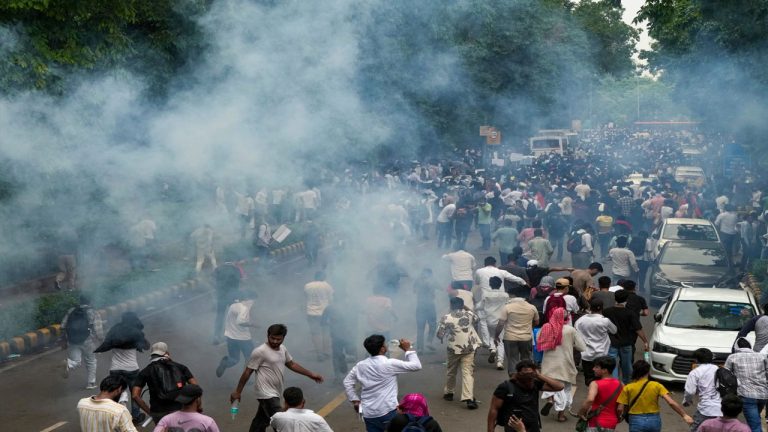 CJP Protest: ఢిల్లీలో తీవ్ర ఉద్రిక్తత..118 మంది పోలీసులకు గాయాలు.. పోలీసుల అదుపులో 70 మంది
