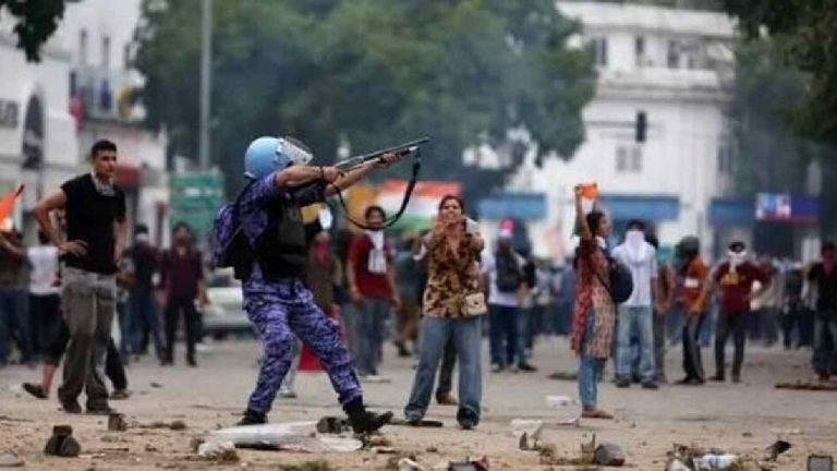 Supreme Court: జంతర్ మంతర్ ‘‘పెల్లెట్ గన్’’ వివాదం.. ఢిల్లీ పోలీసులకు సుప్రీం కీలక ఆదేశాలు..