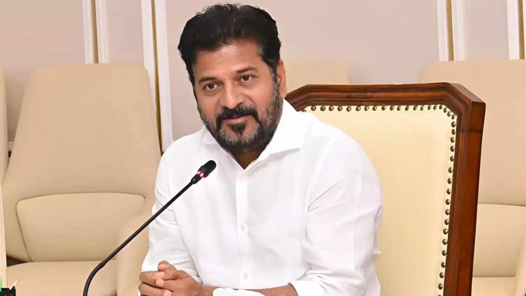 CM Revanth Reddy : మున్సిపల్ అధికారులకు సీఎం రేవంత్ అల్టిమేటం..