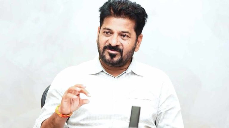CM Revanth Reddy: ఉద్యోగుల జీతాలపై రేవంత్ కీలక నిర్ణయం.. ఏజెన్సీలకు వార్నింగ్