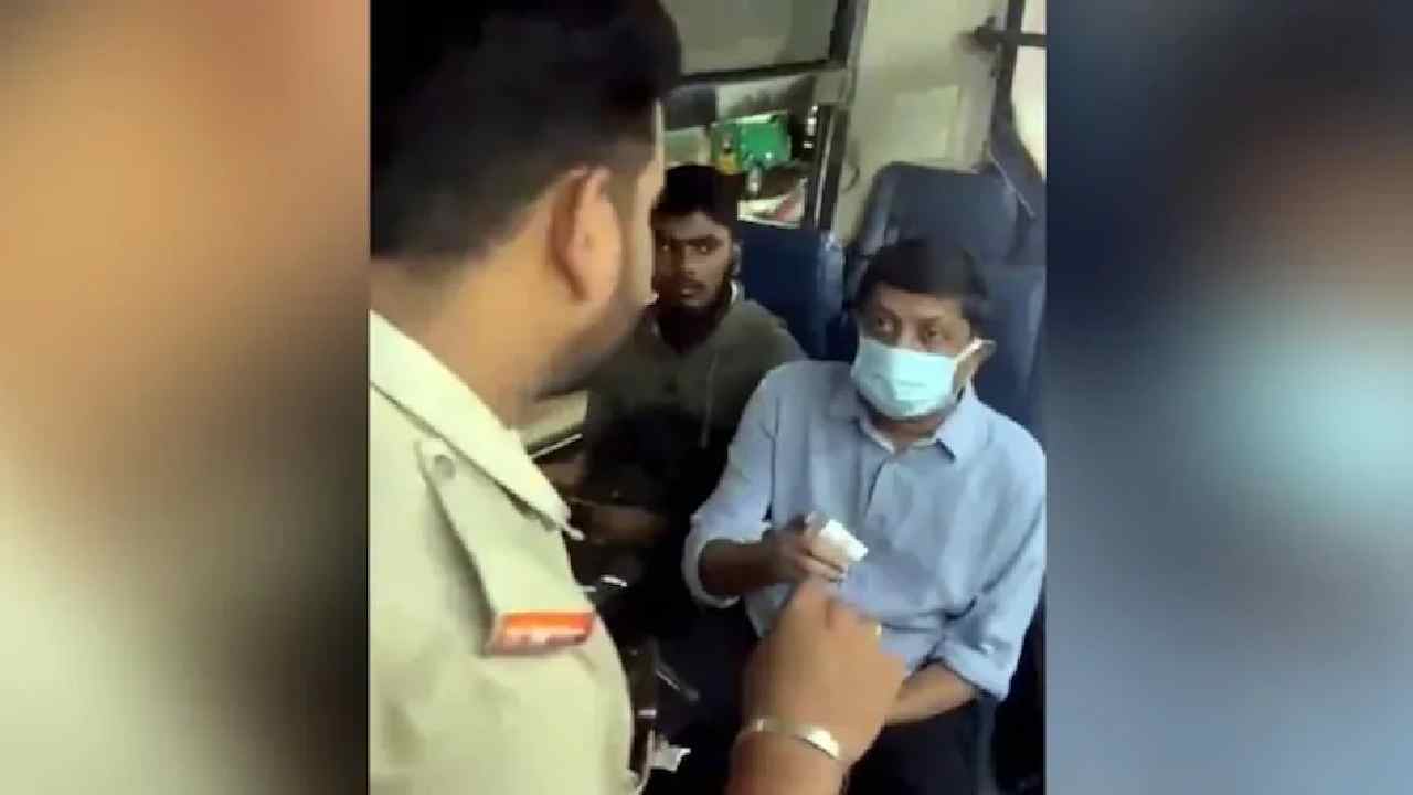 Karnataka: ‘‘చిల్లర లేకుపోతే దిగిపో..’’ మంత్రికే షాక్ ఇచ్చిన బస్ కండక్టర్..