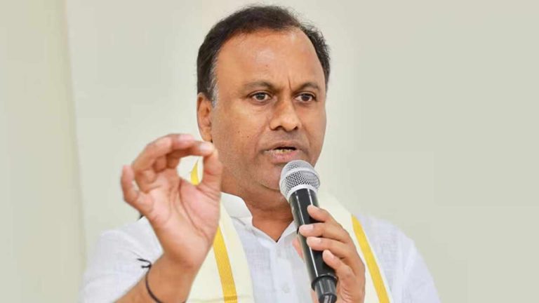 Komatireddy Rajgopal Reddy : నేను పదవులు అడుక్కోను, నేనొక ఫైటర్‌ను
