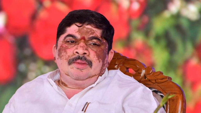 Ponnam Prabhakar: ధర్మేంద్ర ప్రధాన్ రాజీనామా విద్యార్థి యువత పోరాట విజయం