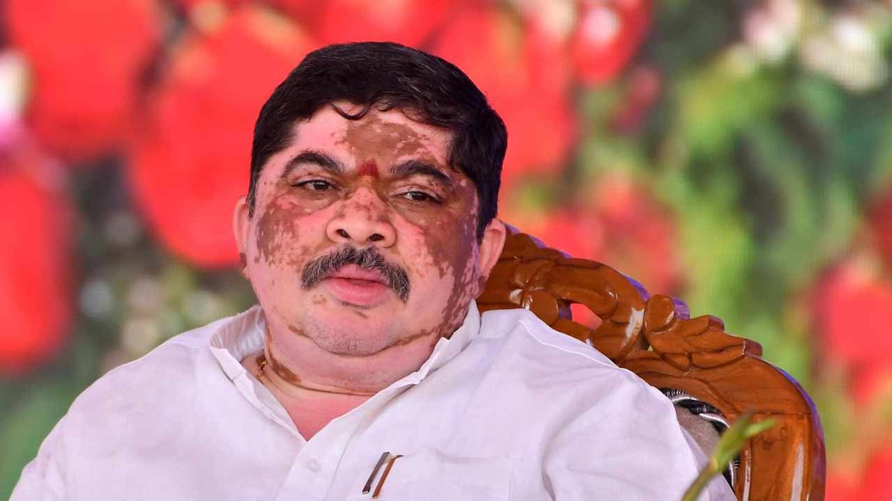 Ponnam Prabhakar: ధర్మేంద్ర ప్రధాన్ రాజీనామా విద్యార్థి యువత పోరాట విజయం