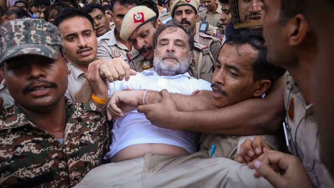 rahul gandhi makes big claim over police during protest