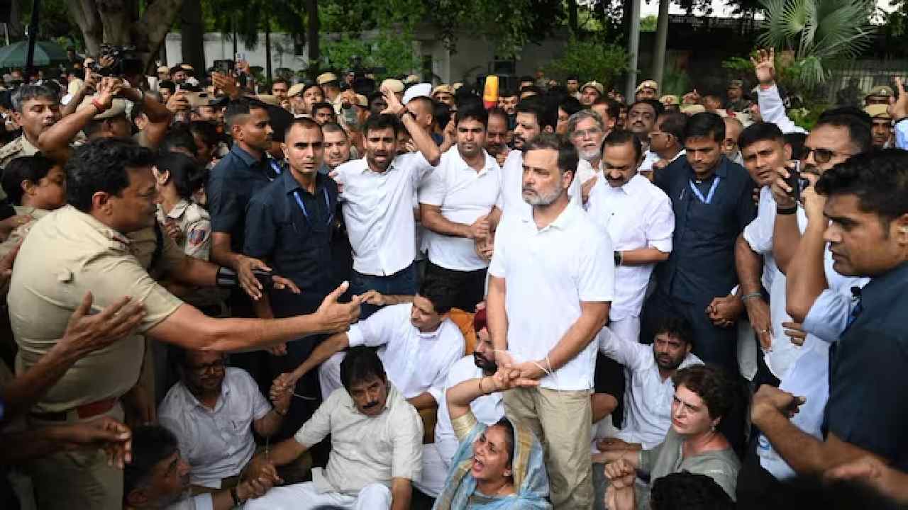 Congress: రాహుల్ గాంధీ సీక్రెట్ ఆపరేషన్ సక్సెస్.. అధికారులు, మీడియా షాక్..