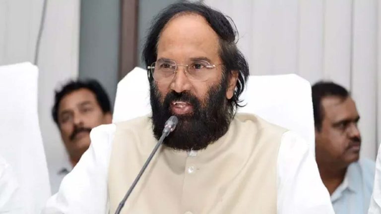 Uttam Kumar Reddy: కమిషన్ల కక్కుర్తి వల్లే బ్యారేజీలు కూలాయి.!