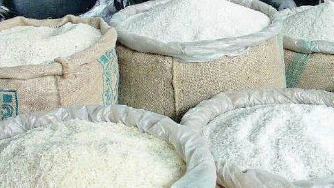 Rice Scheme: మార్కెట్ కంటే కిలోకు రూ.10 తక్కువకే బియ్యం.. రాష్ట్రవ్యాప్తంగా ప్రారంభమైన అమ్మకాలు!