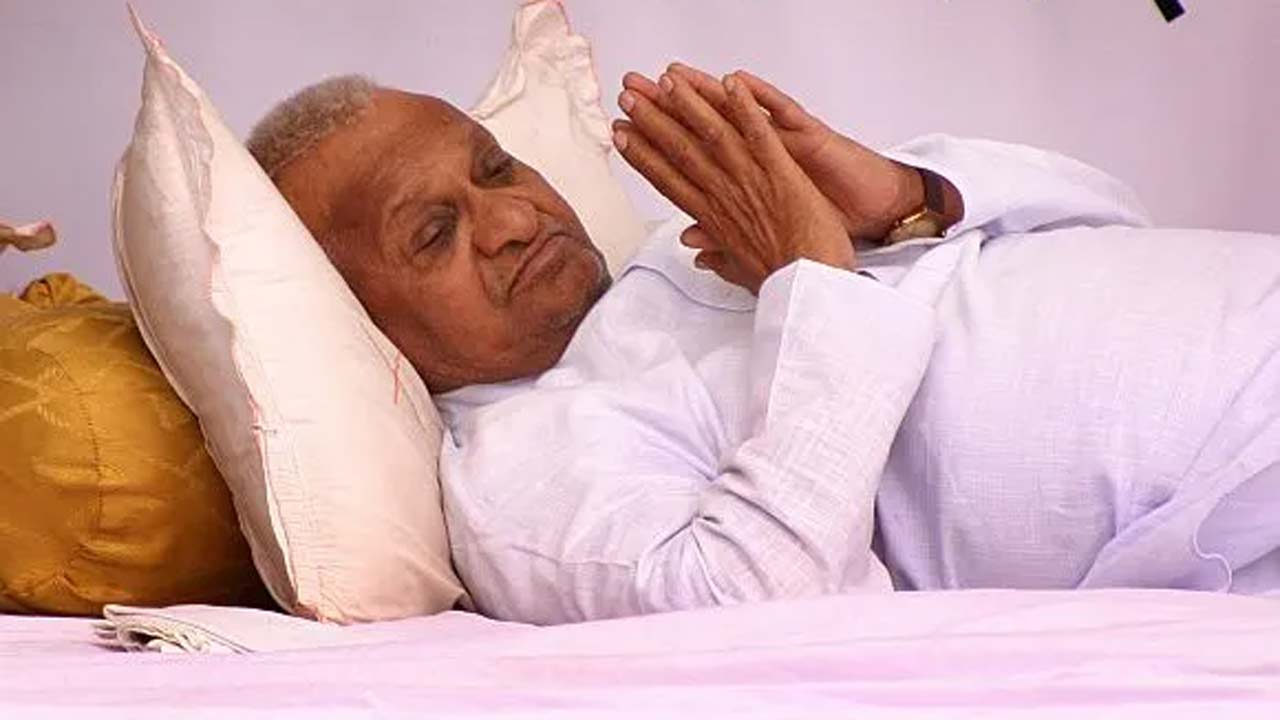 anna hazare health deteriorates shifted to mumbai hospital icu