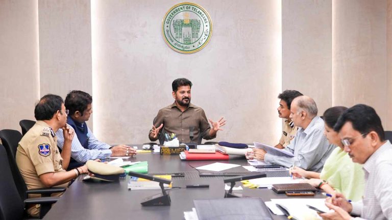 CM Revanth Reddy: పోలీస్ ఉద్యోగ పరీక్షలపై ప్రత్యేక నిఘా.. కోచింగ్ సెంటర్లపై కూడా ఫోకస్.. సీఎం రేవంత్ కీలక ఆదేశాలు